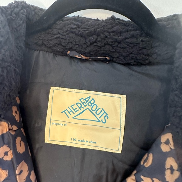 Thereabouts Girls Hooded Heavyweight Puffer Jacket NWT Multiple Sizes Available - Picture 4 of 11